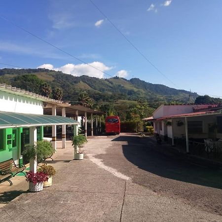 Servituristicos La Esmeralda Santa María Exterior foto